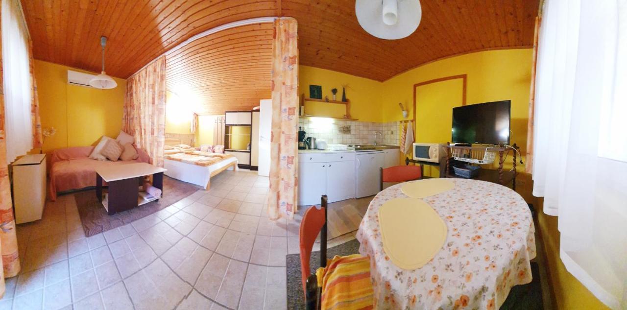 Anna Apartman Heviz Bagian luar foto