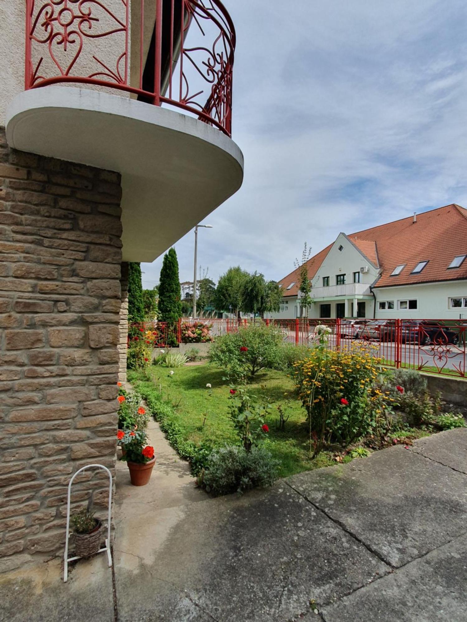 Anna Apartman Heviz Bagian luar foto